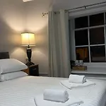 Hotel The Turf *