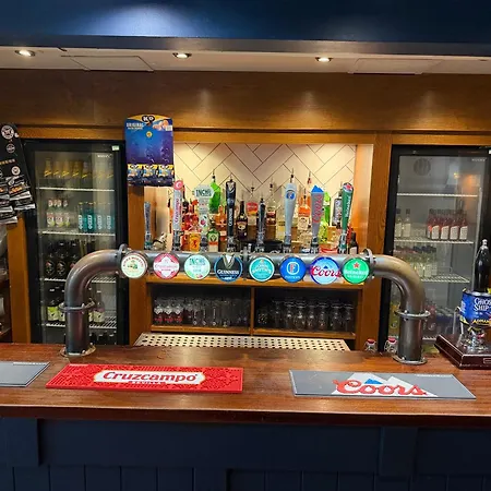 ホテル The Turf *